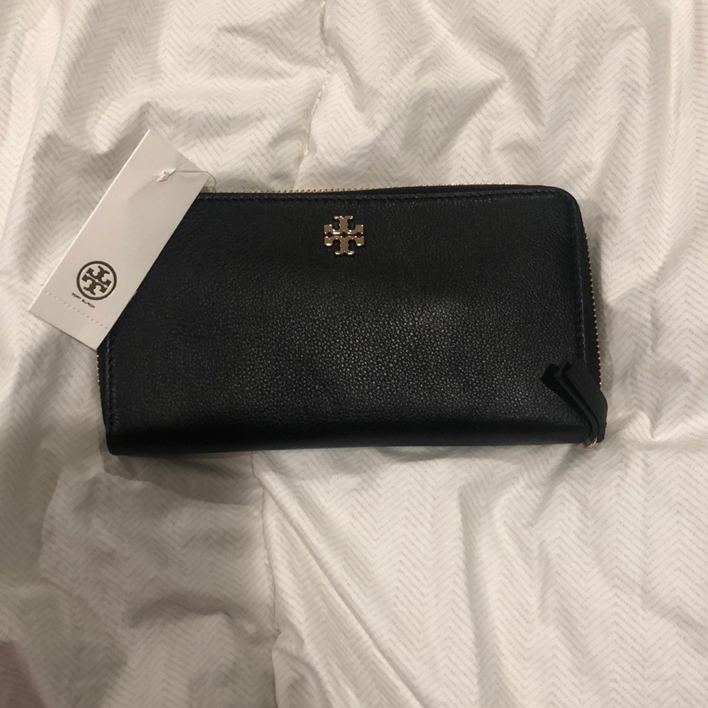 Tory Burch wallet